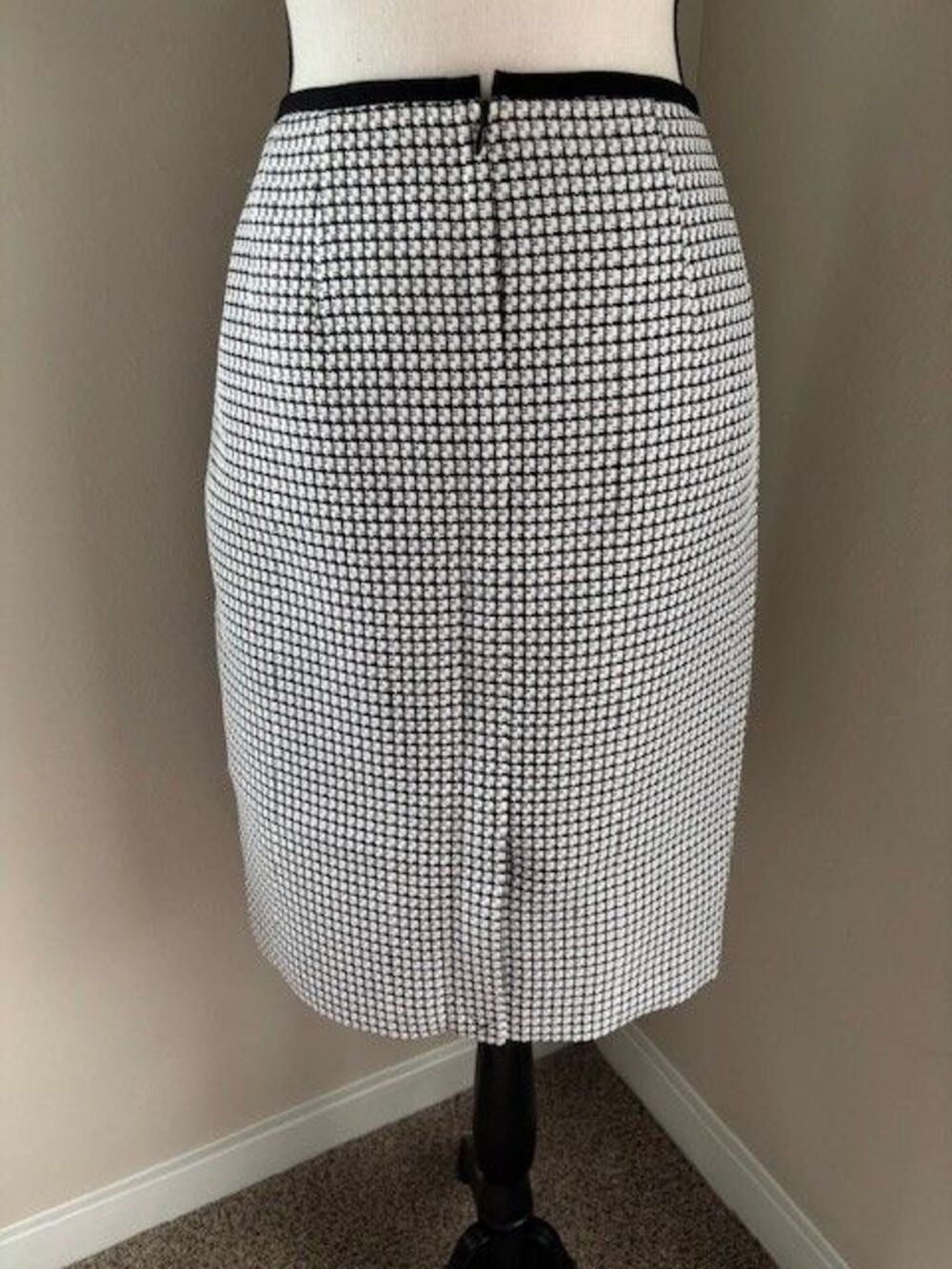 Calvin Klein Black/White Houndstooth Pencil Skirt Sz 6, Fully Lined, Vented NWT - Picture 7 of 8